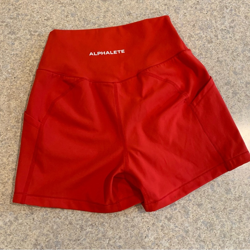 Alphalete Surface Pocket Shorts